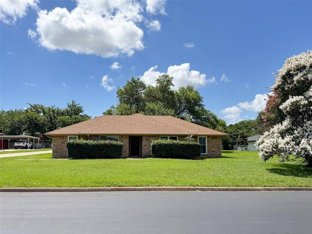 2006 Cornwall Lane, Sachse, TX 75048