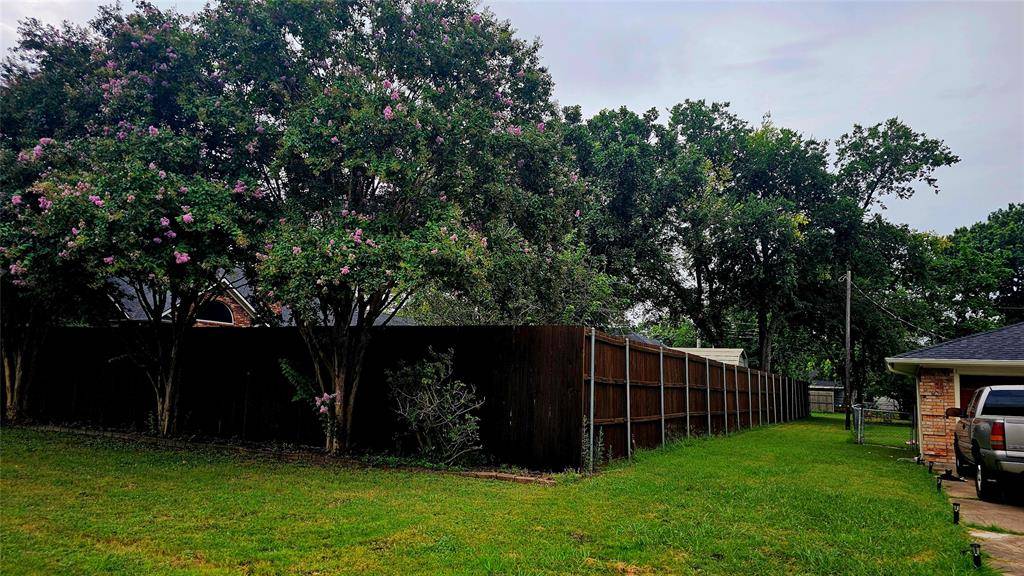 Leonard, TX 75452,907 N Main Street