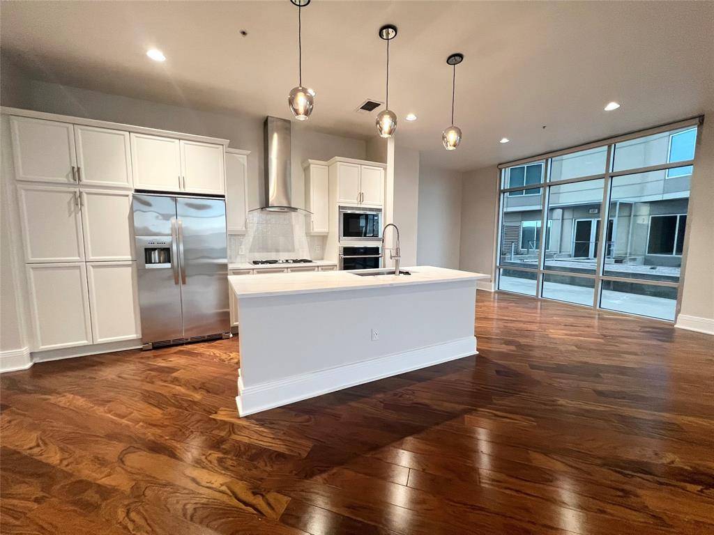Dallas, TX 75231,8066 Park Lane #601