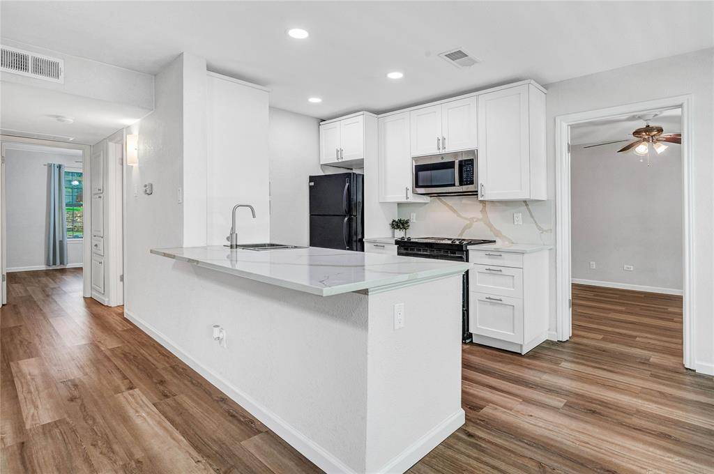 Garland, TX 75043,4452 Chaha Road #203