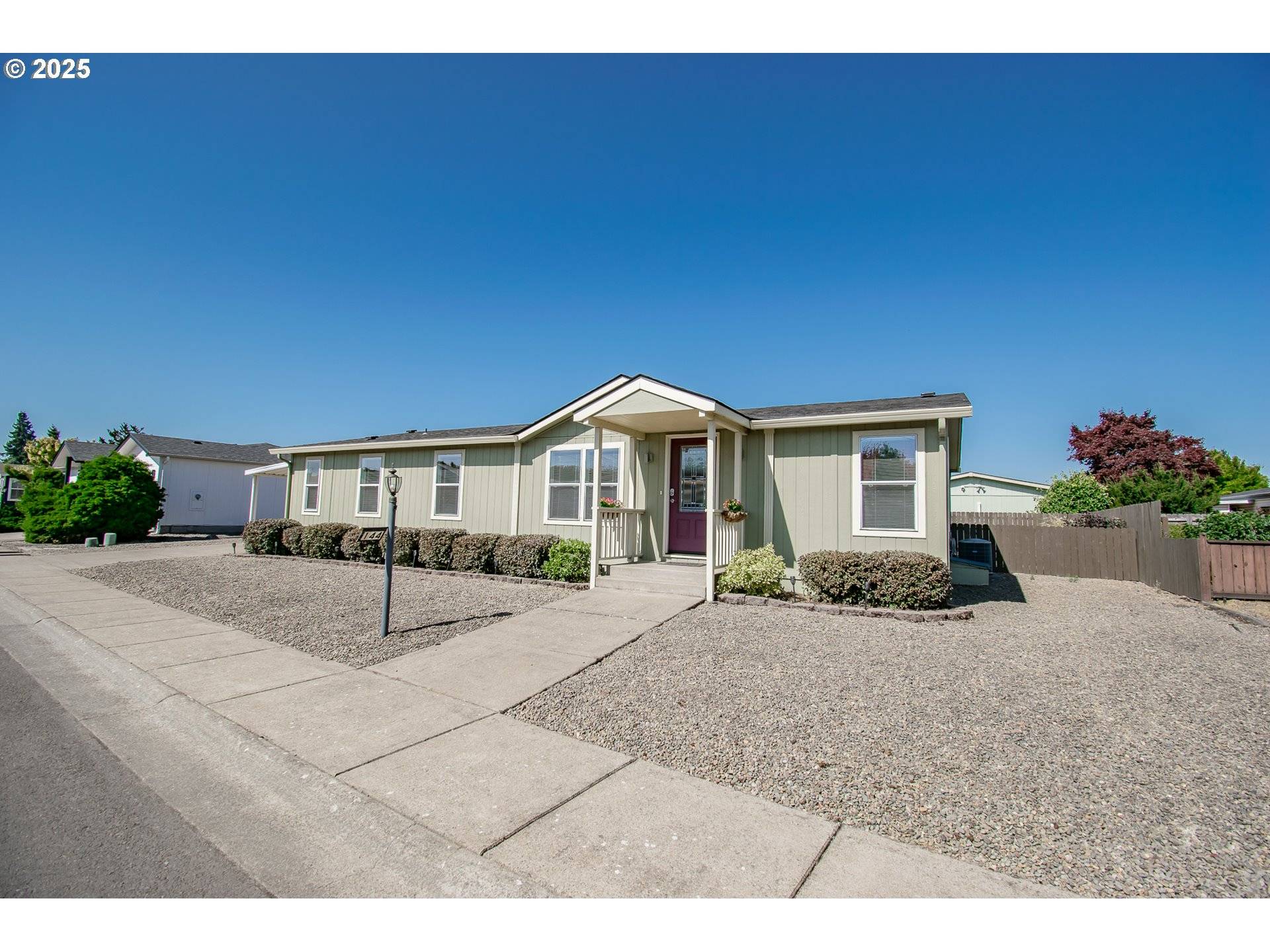 Eugene, OR 97401,3700 BABCOCK LN #144