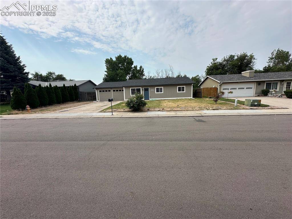 4531 W Eastcrest CIR, Colorado Springs, CO 80916