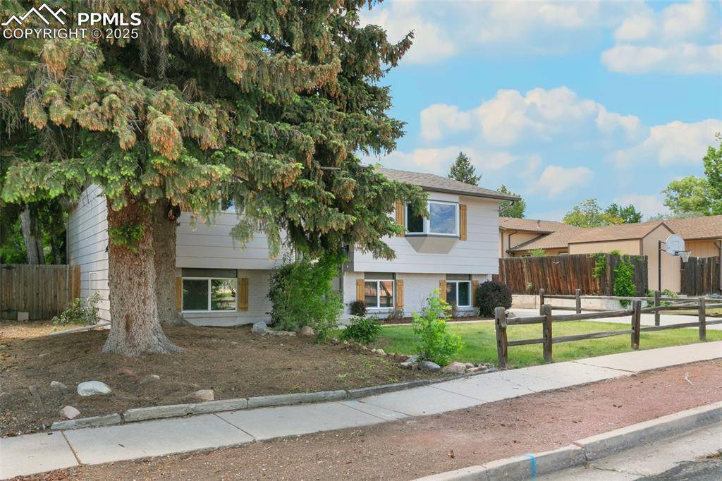 Colorado Springs, CO 80918,2838 Shadowglen DR