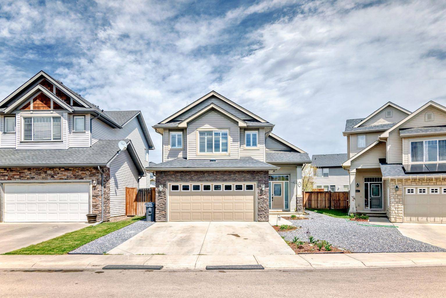 612 Montgomery Close Southeast, High River, AB T1B0B7