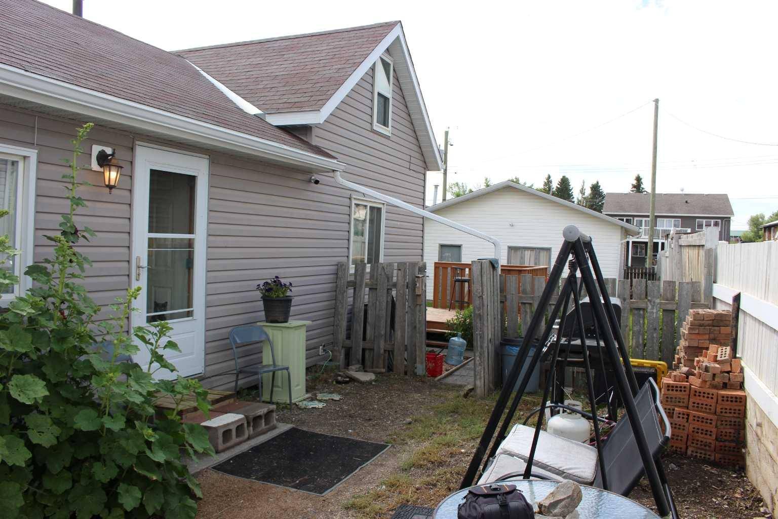 Shaughnessy, AB T0K 2A0,324 2nd ST