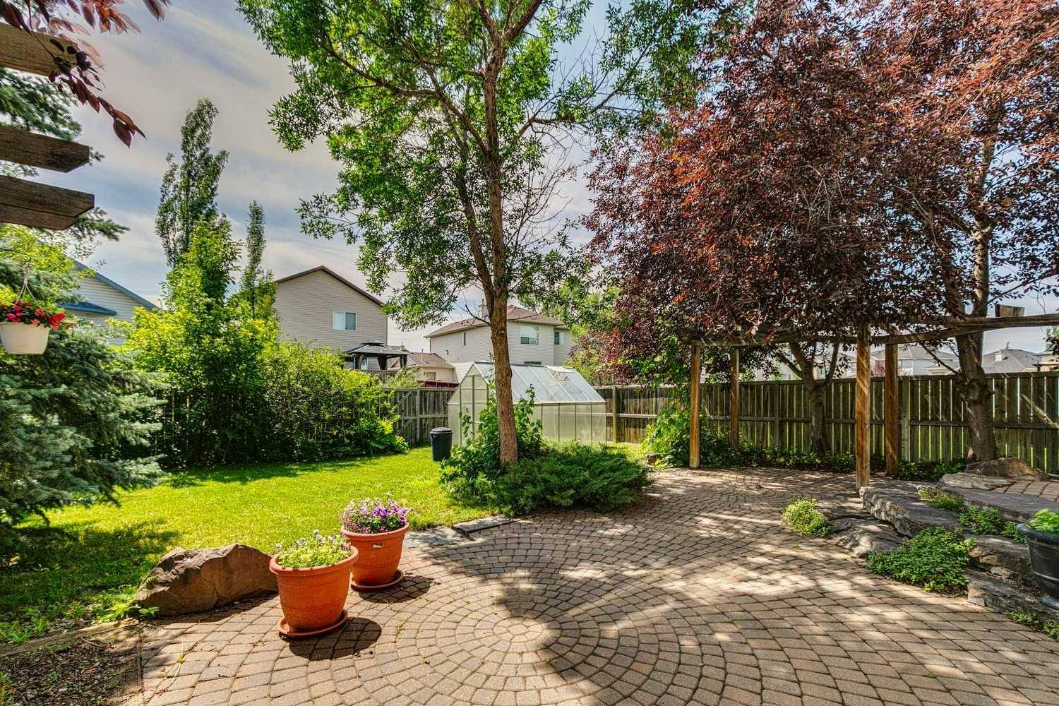Chestermere, AB T1X 1K1,214 Springmere Close