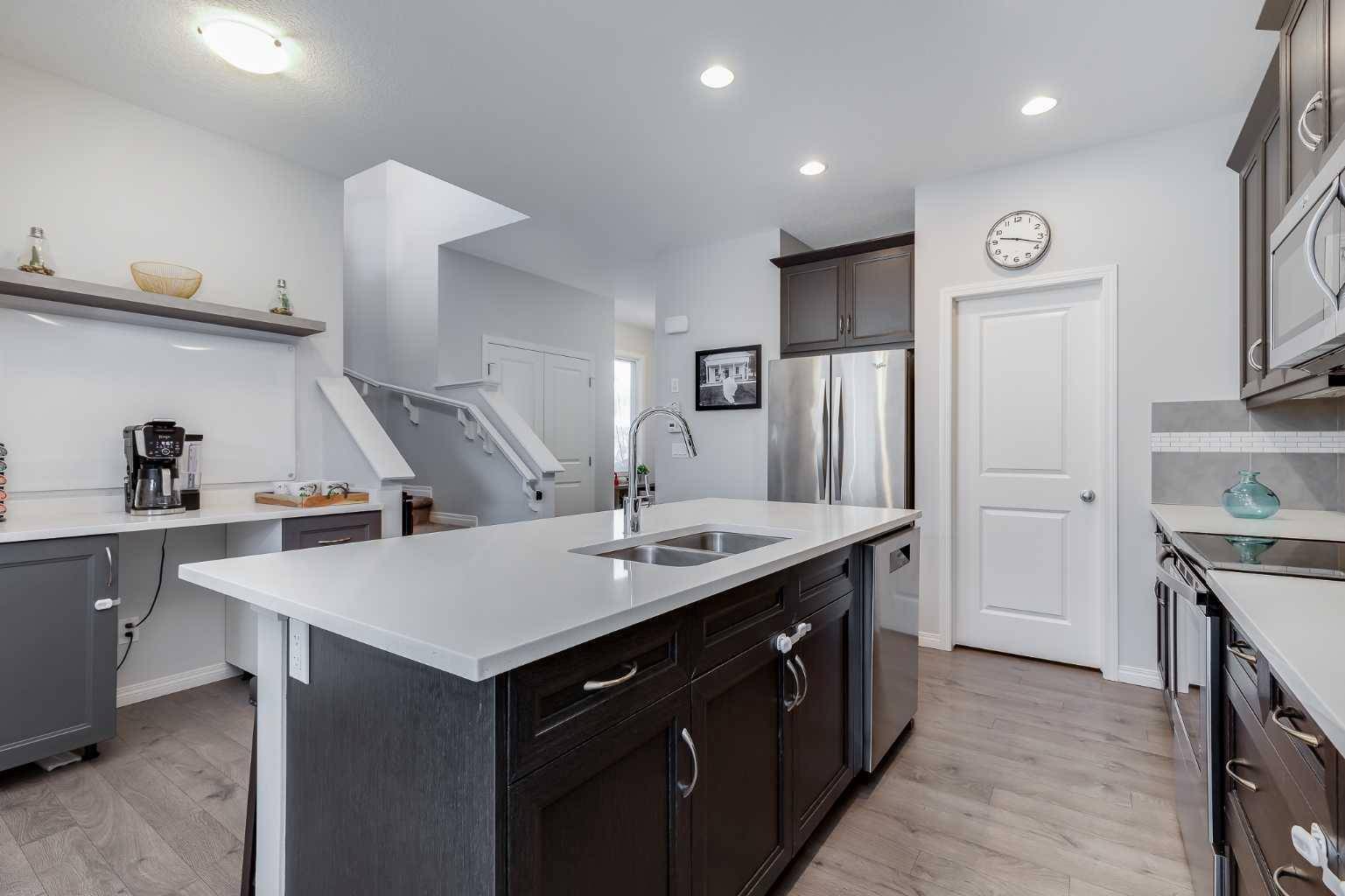 Airdrie, AB T4B 4E2,521 Midtown ST SW