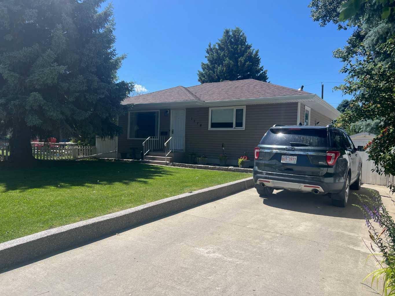 Lethbridge, AB T1H 3H6,1118 18 ST N
