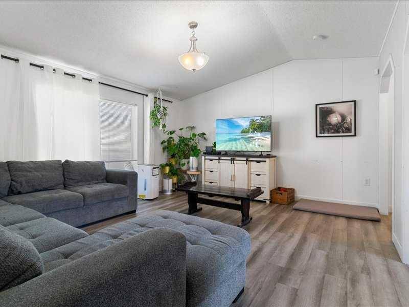Grande Prairie, AB T8X 0A8,8512 89 ST