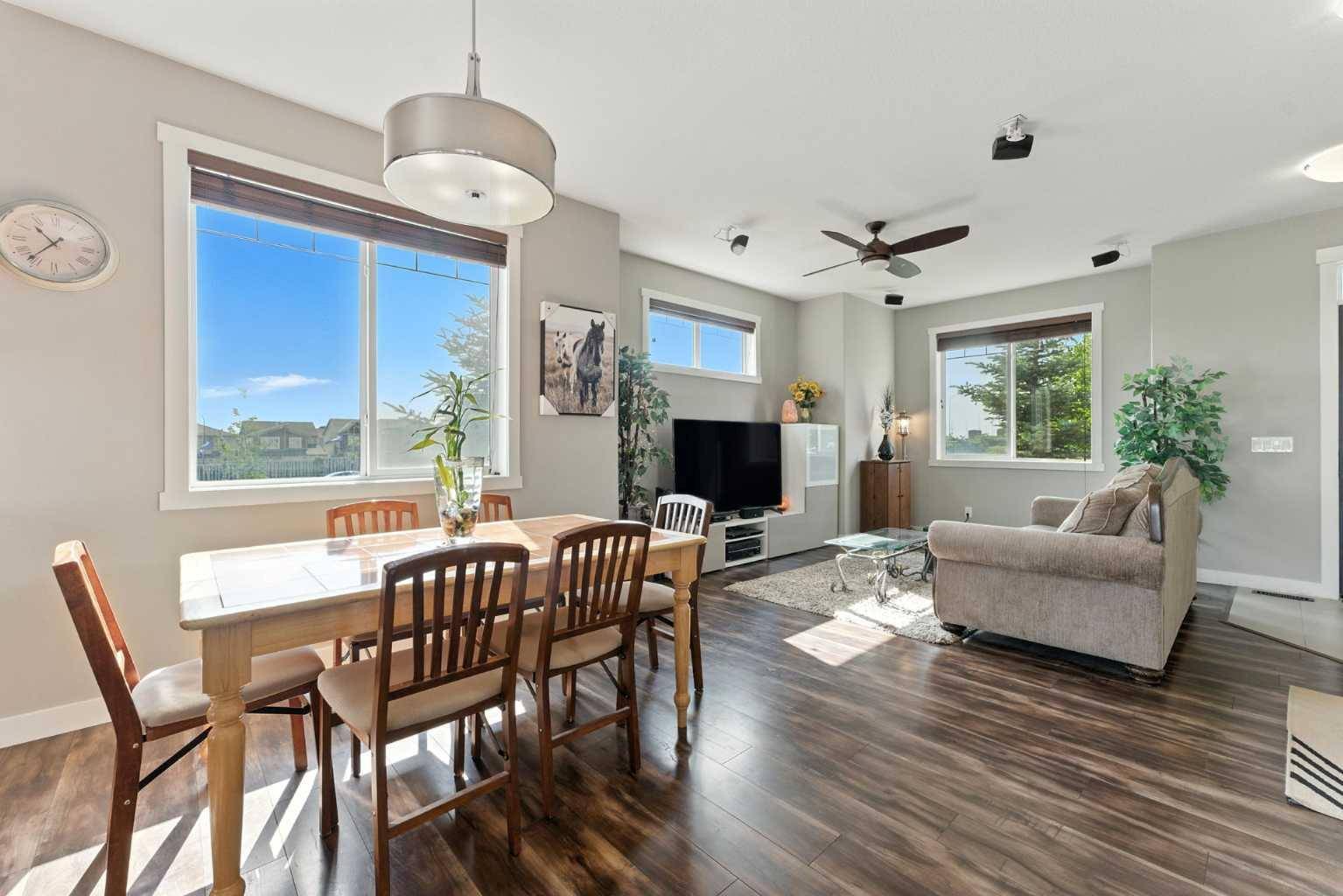 Calgary, AB T3P 0R8,501 Evanston MNR NW