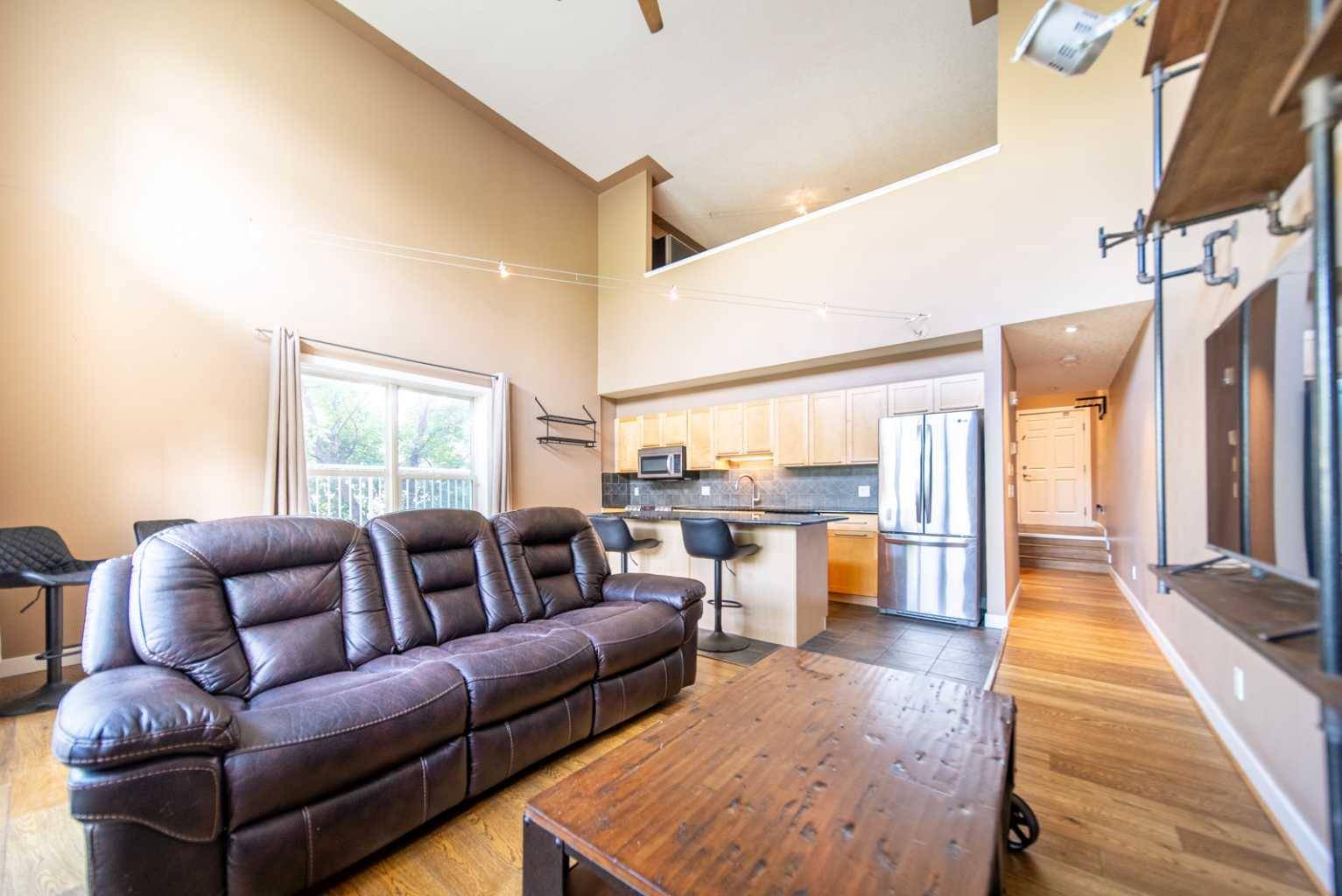 Calgary, AB T2T 1G5,1505 27 AVE SW #102