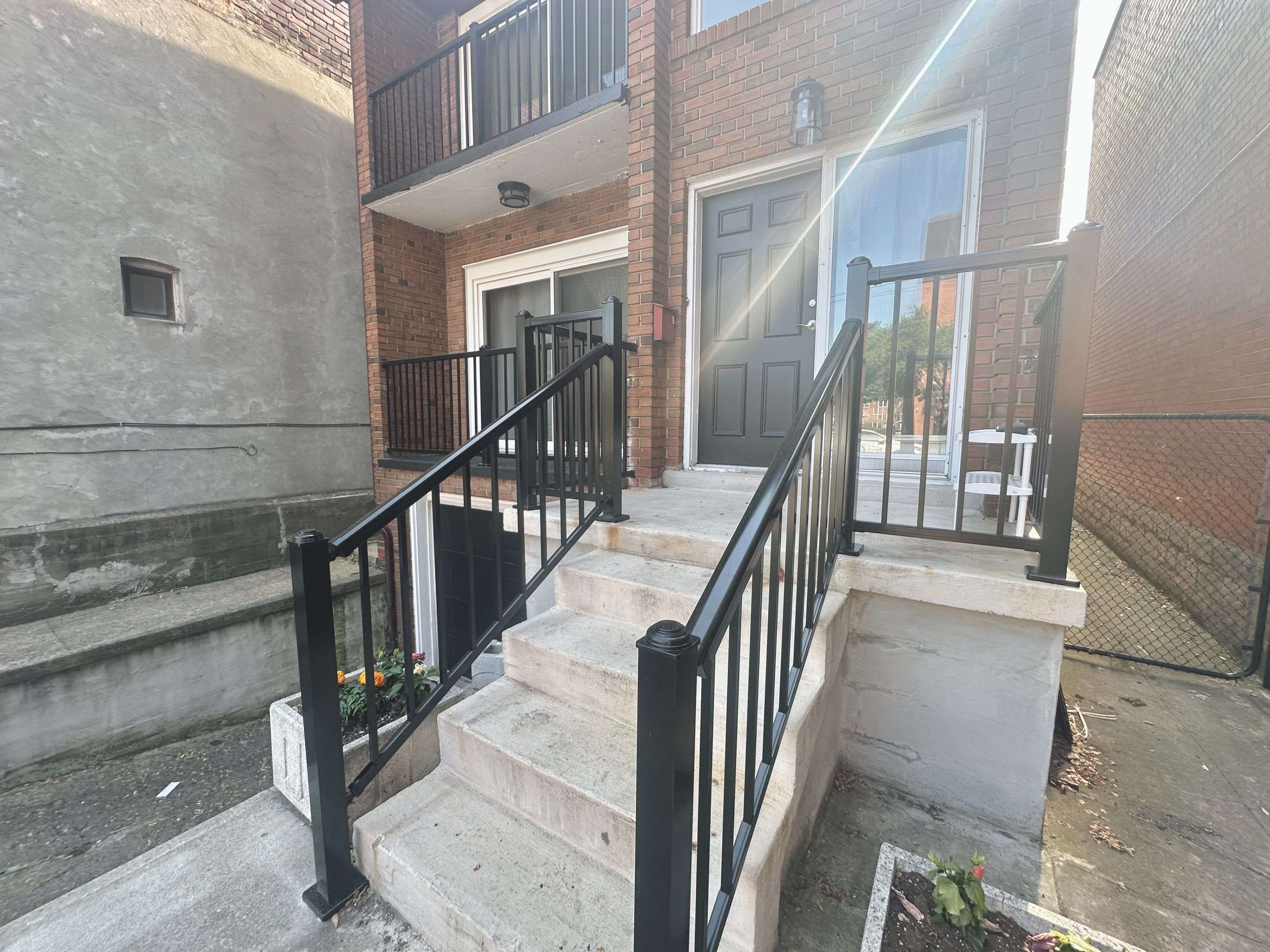 Toronto C01, ON M5T 1B5,58 Ryerson AVE #Upper 2nd Floor