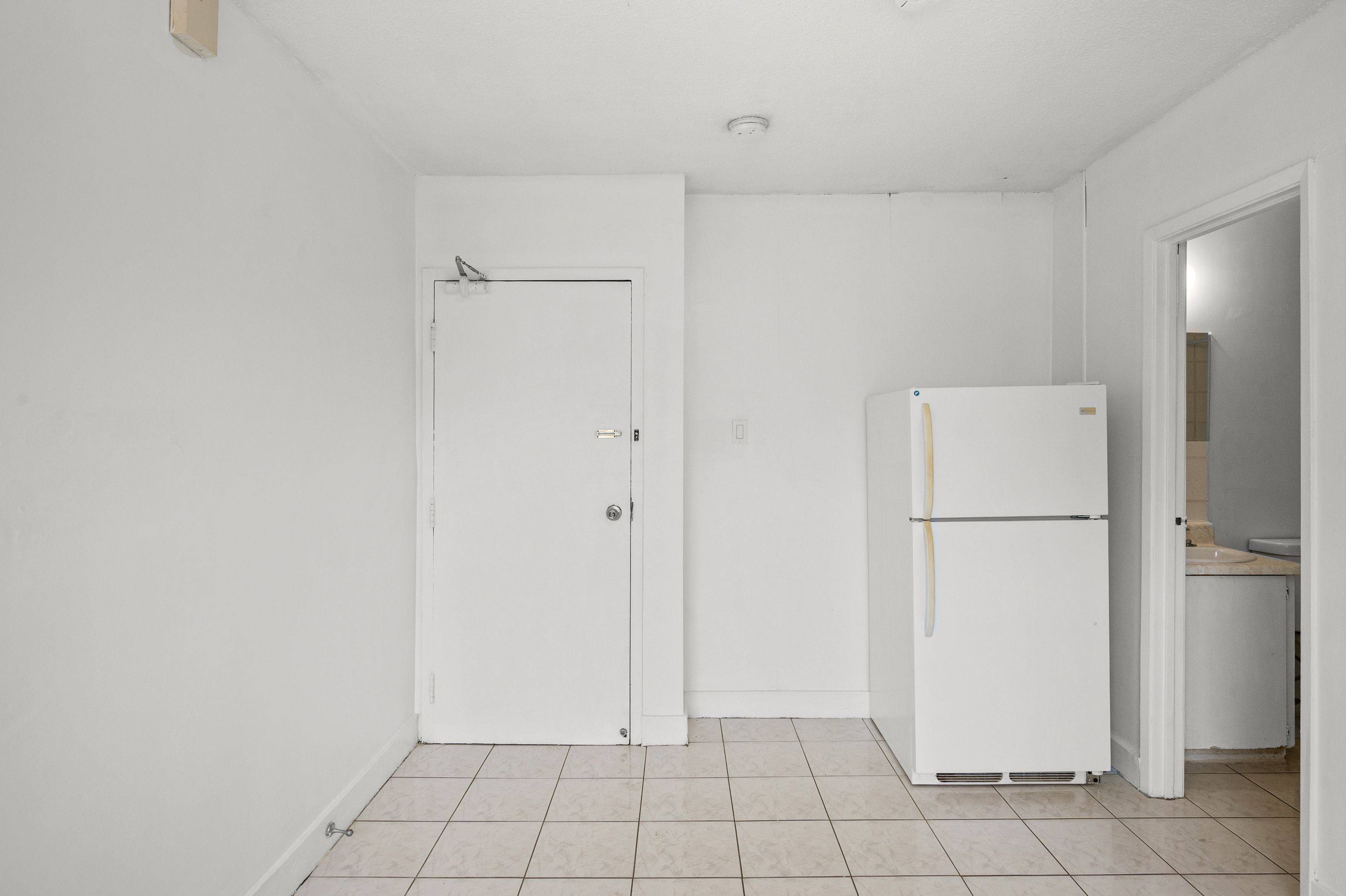 Toronto C01, ON M6K 2B4,638 Dufferin ST #4