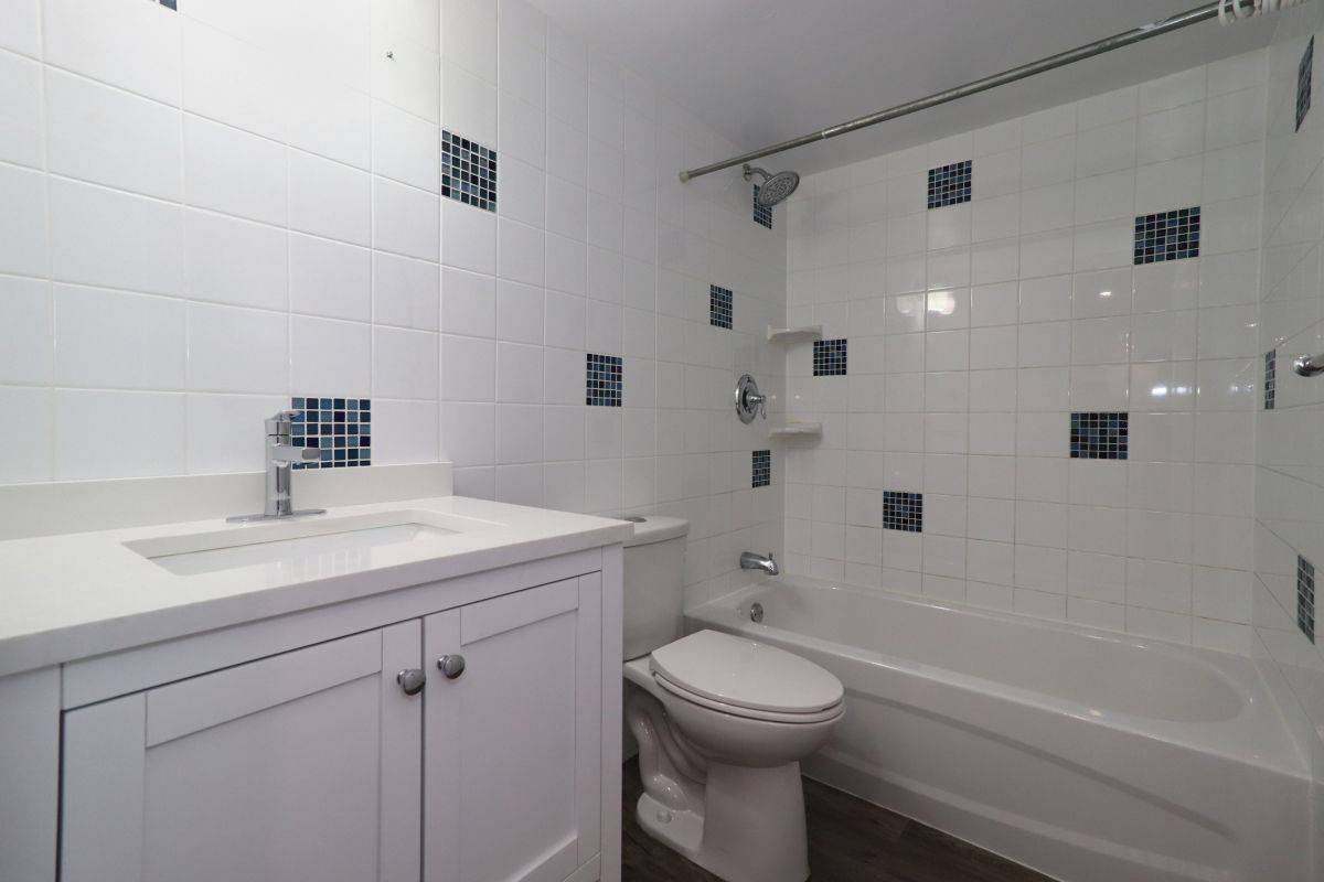 Pickering, ON L1W 2Z3,1210 Radom ST #501