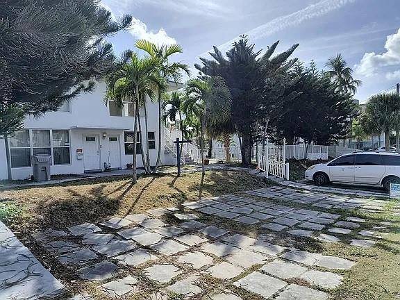 Pompano Beach, FL 33062,3220 NE 7th Pl