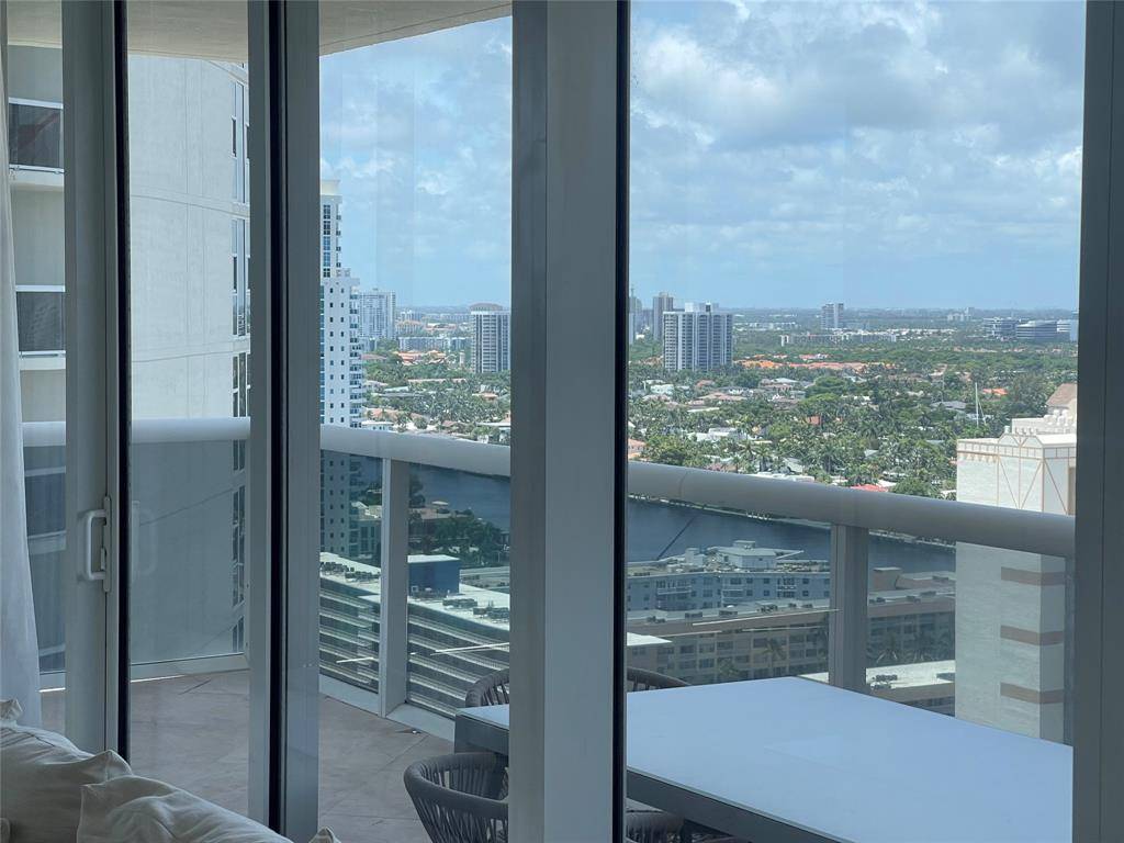 Hallandale Beach, FL 33009,1830 S Ocean Dr #2406