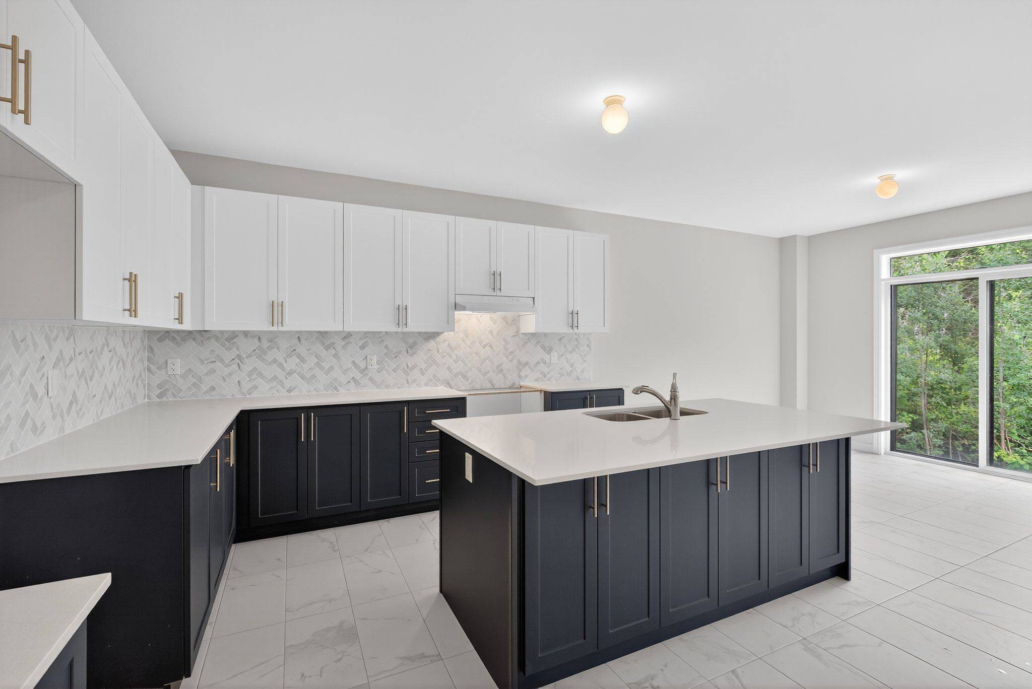Innisfil, ON L0L 1W0,1474 Davis Loop CIR