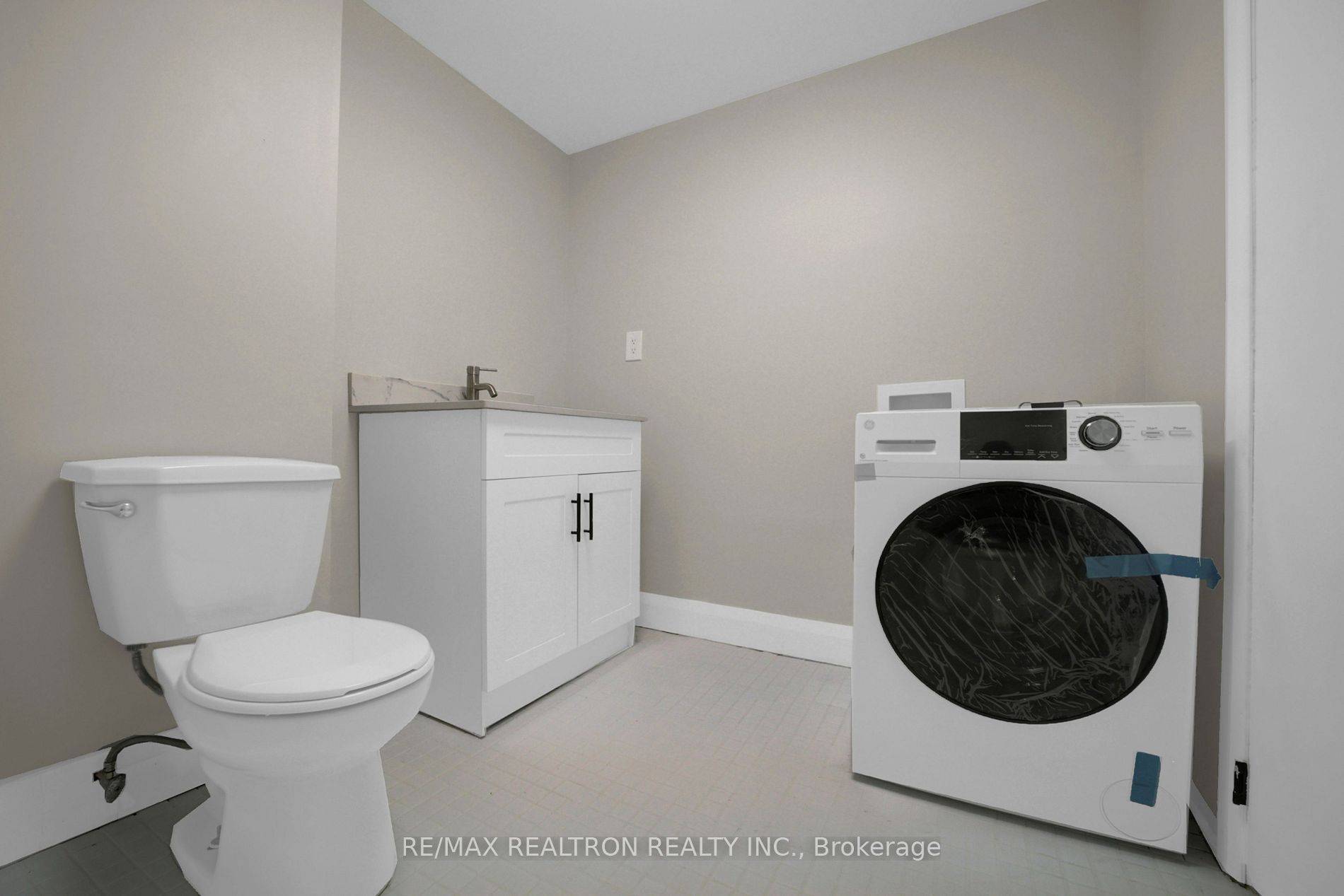 Newmarket, ON L3Y 2X7,152 Cherrywood DR
