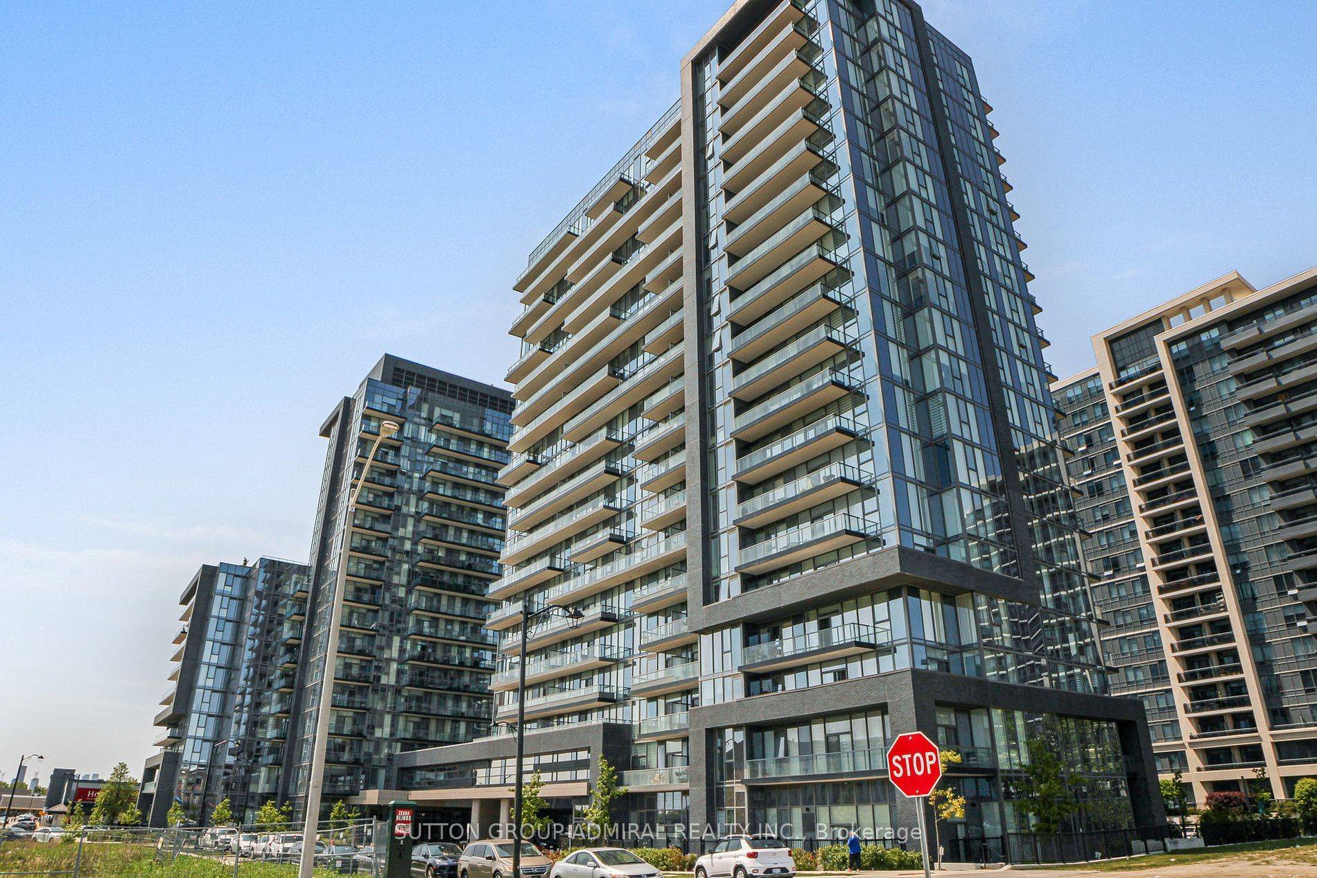 Vaughan, ON L4J 0L3,20 Gatineau DR #605
