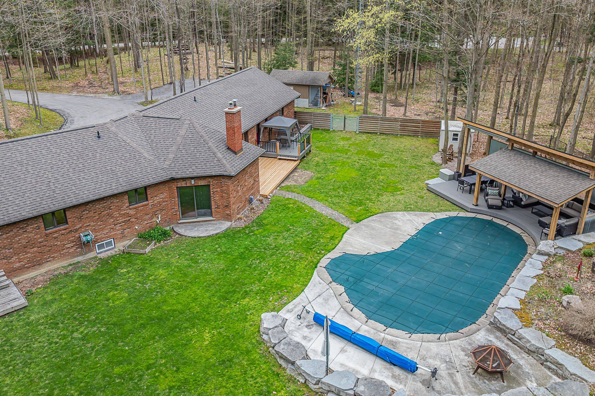Whitchurch-stouffville, ON L4A 7X4,1 Beech Tree LN