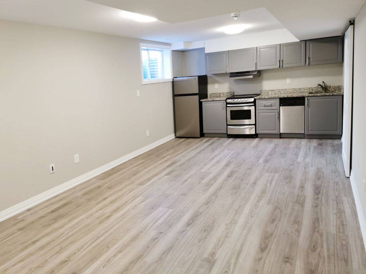 Barrie, ON L4M 6W6,193 HANMER ST E #Basement