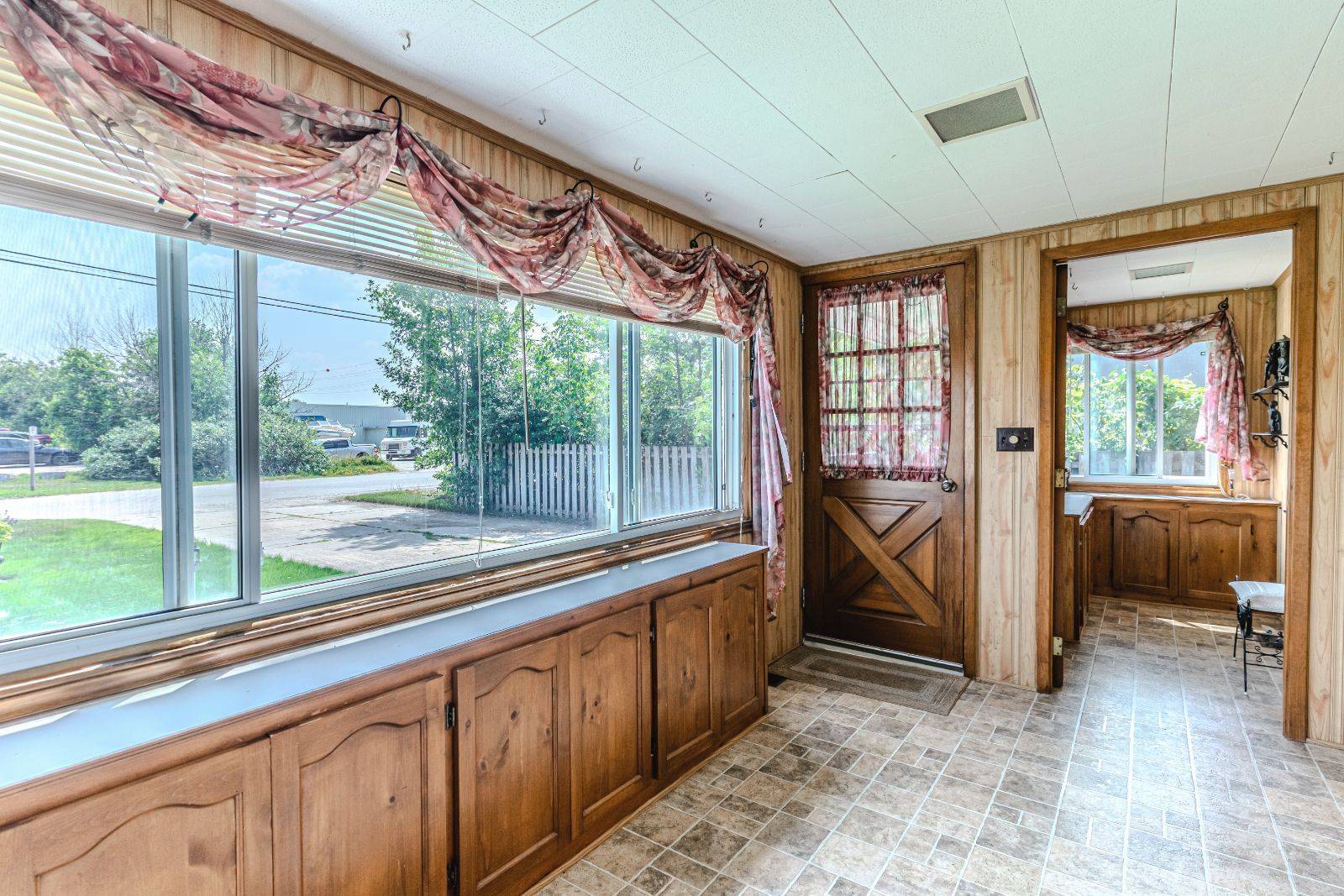 Collingwood, ON L9Y 3W9,104 Moberly ST
