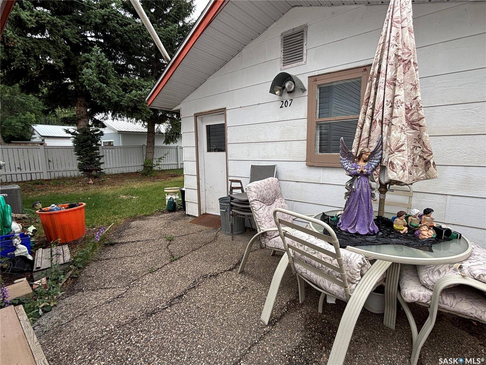 Maple Creek, SK S0N 1N0,207 Griffin STREET