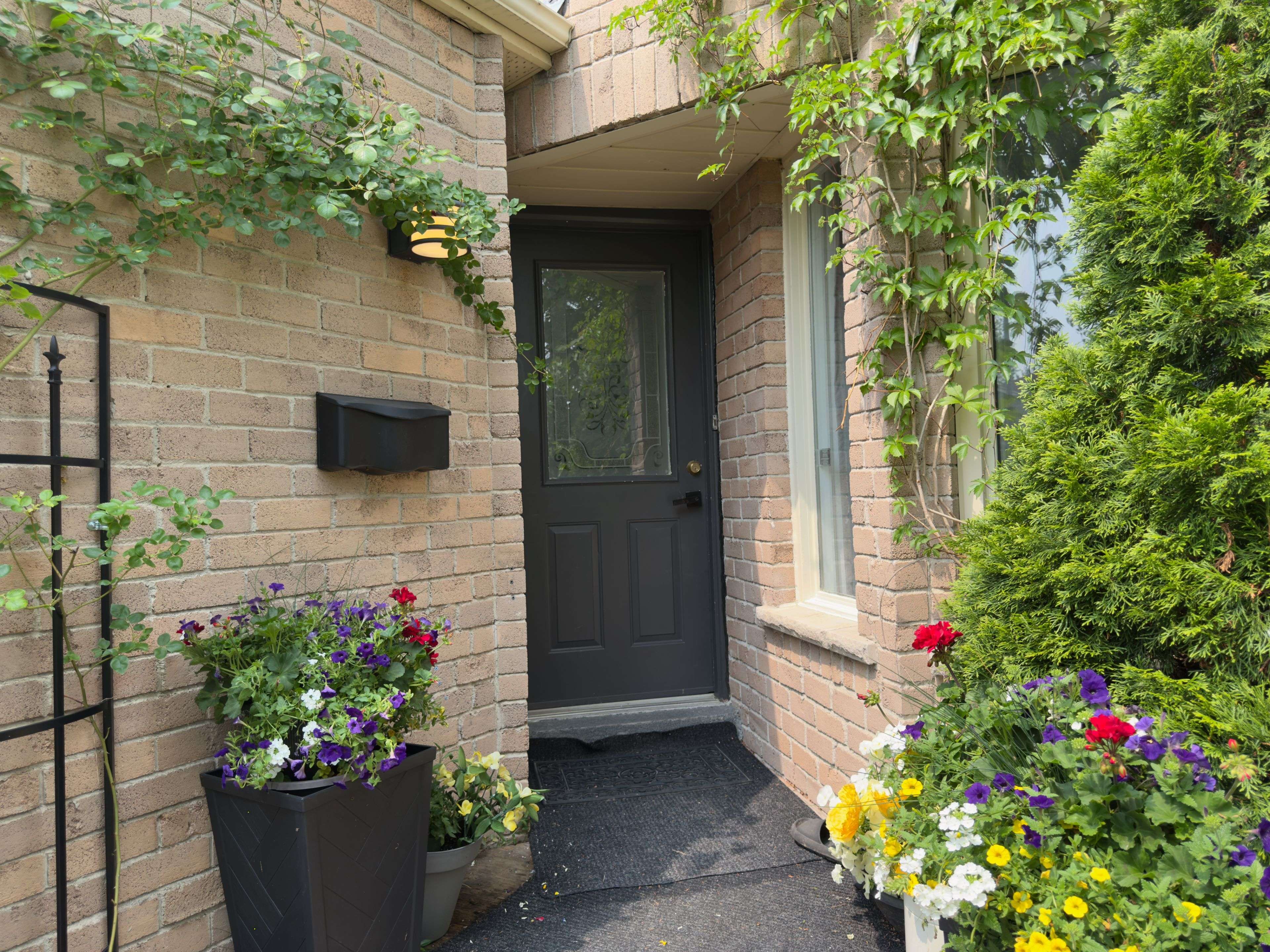 Mississauga, ON L5M 3P5,1674 Princelea PL