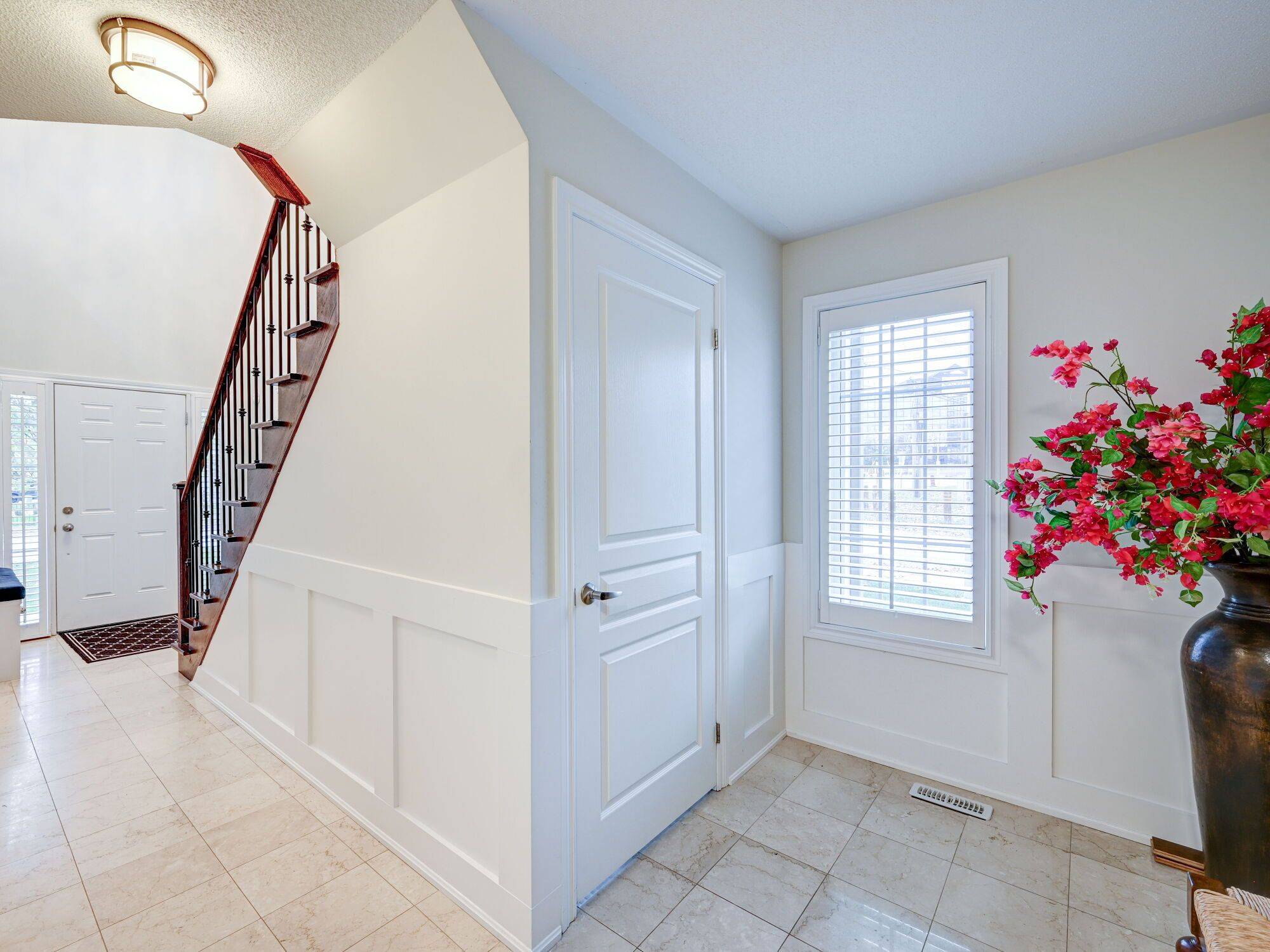 Mississauga, ON L5B 1A4,28 Harborn RD
