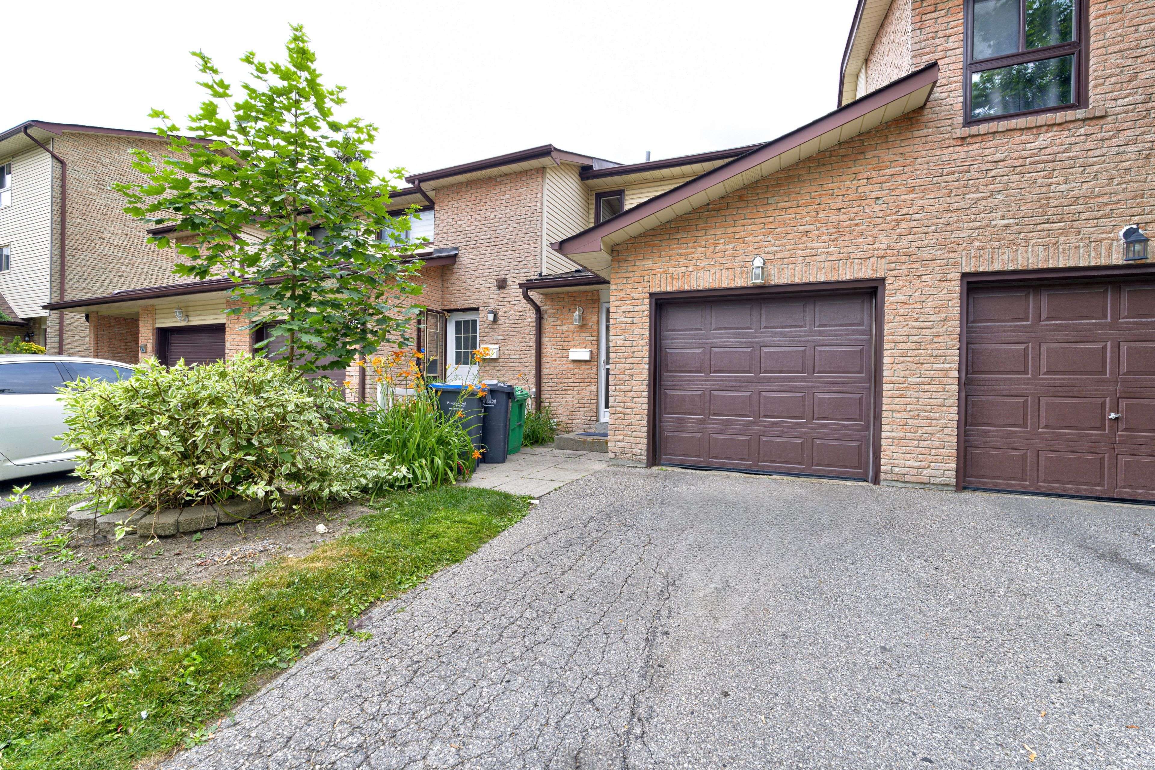 Brampton, ON L6V 3N1,86 Collins CRES