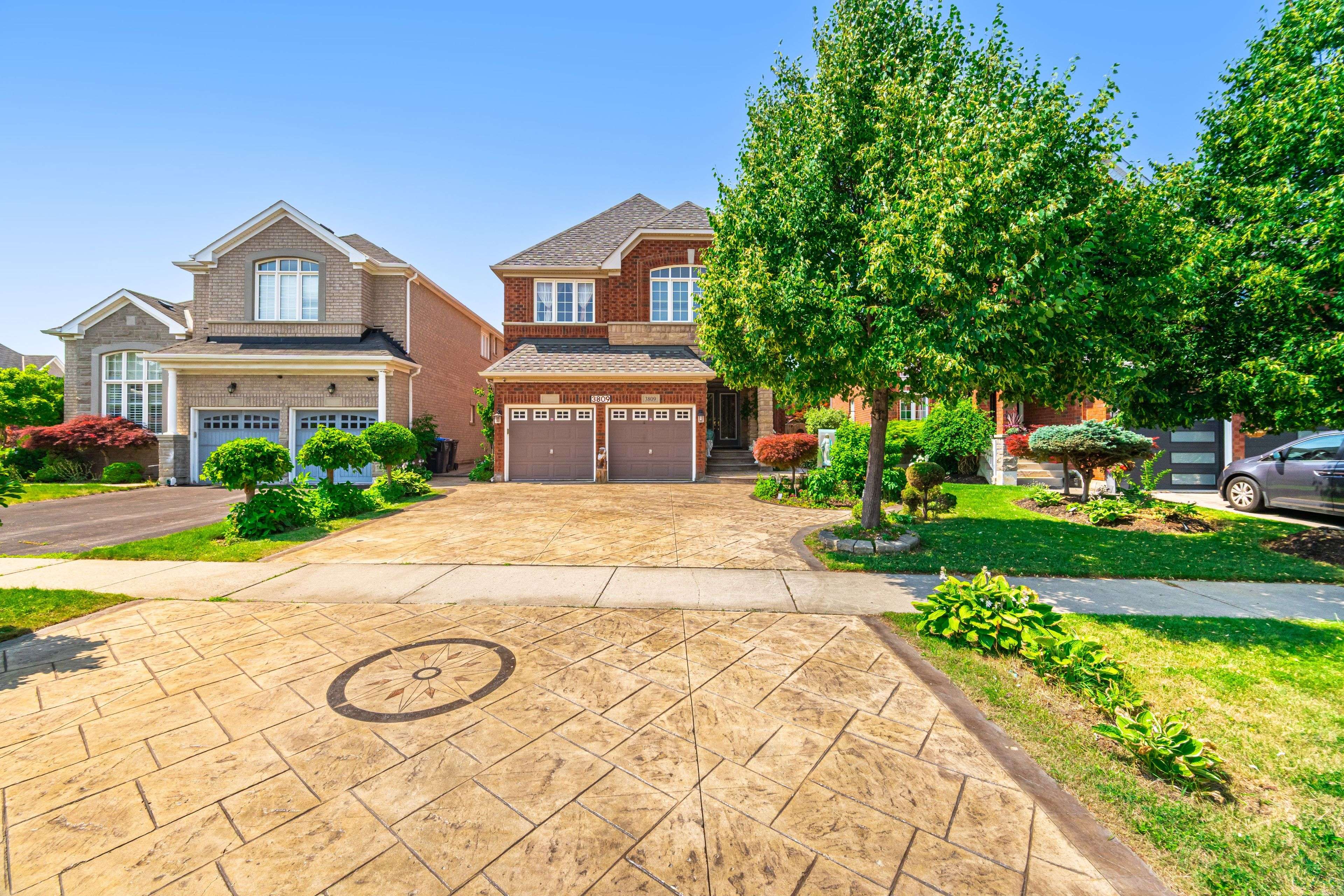 Mississauga, ON L5M 8A8,3809 Candlelight DR