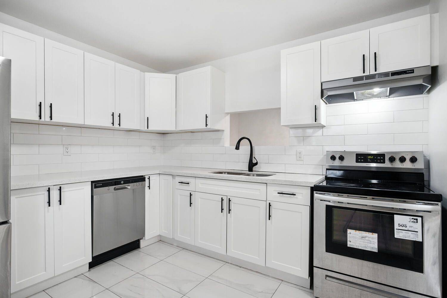 London East, ON N5Y 5E5,1318 Highbury AVE N #76
