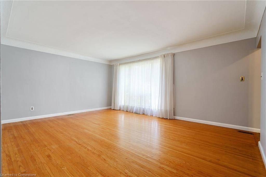 Hamilton, ON L8V 4B8,402 EAST 37TH ST