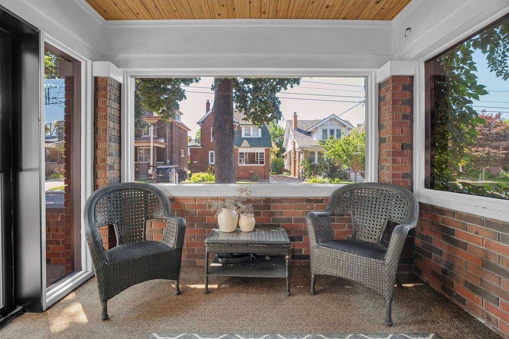 Hamilton, ON L8M 3B2,85 Balsam AVE S