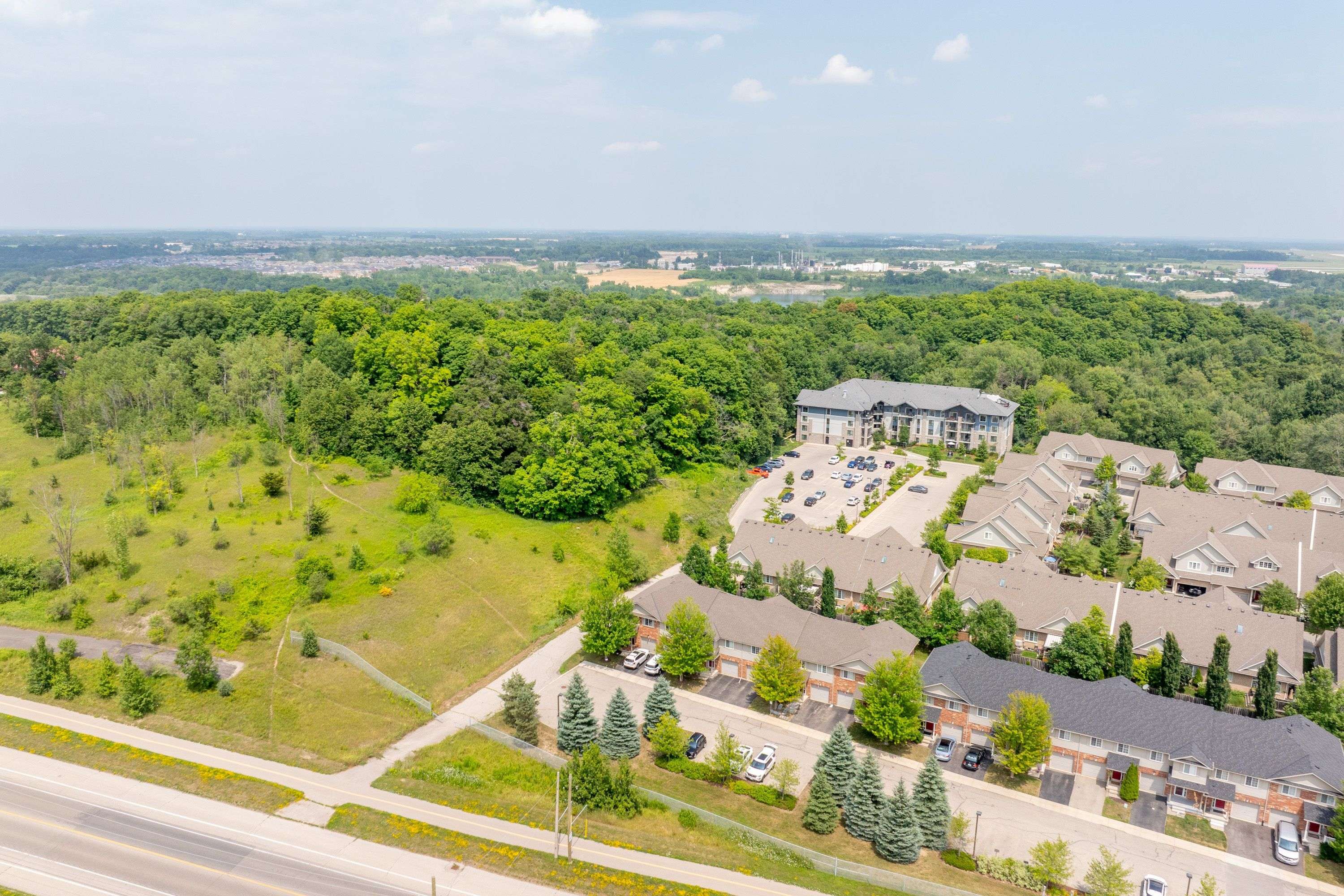 Kitchener, ON N2A 4J5,30 Bryan CT #24
