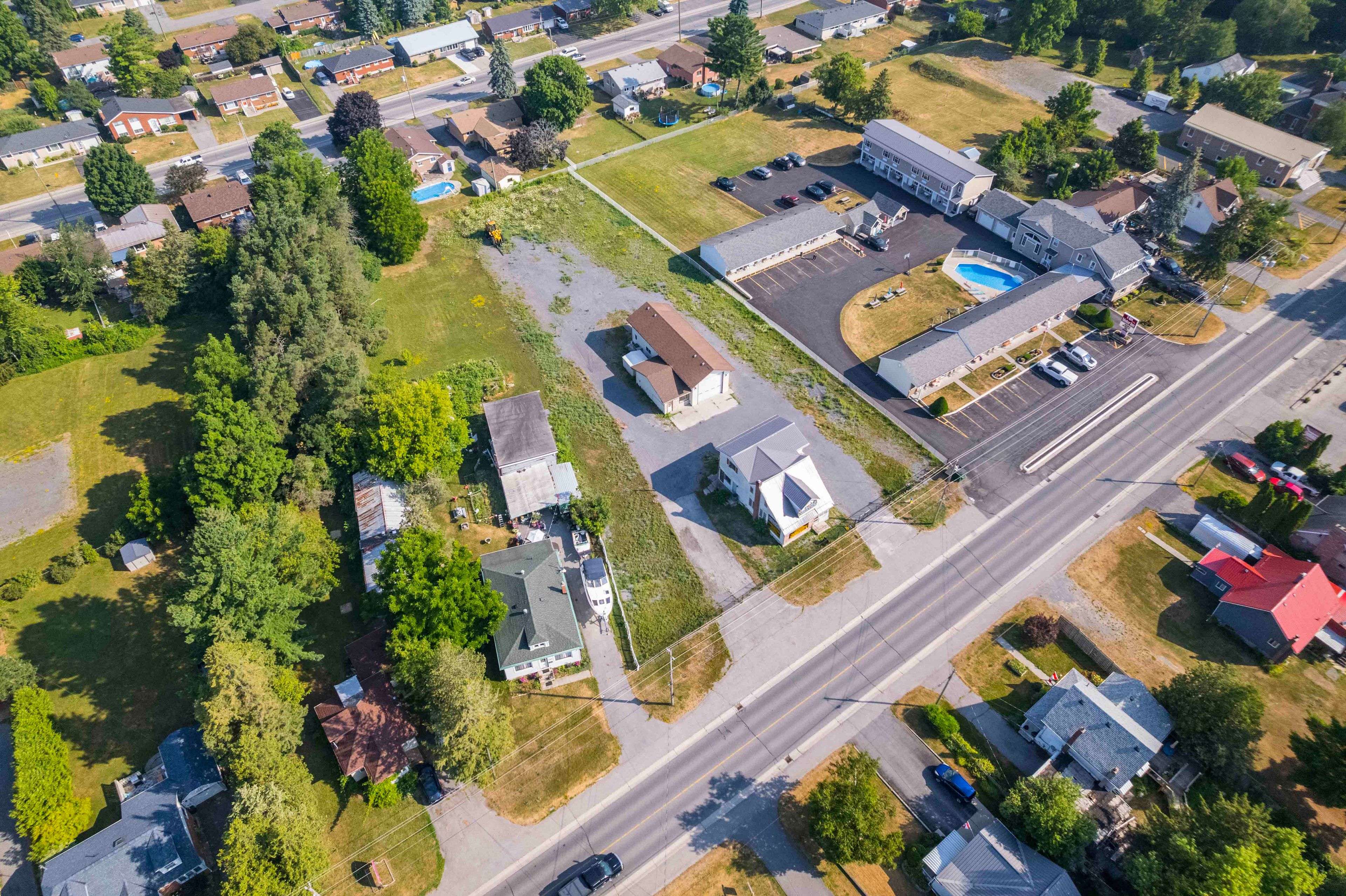 Greater Napanee, ON K7R 2B3,301 DUNDAS ST