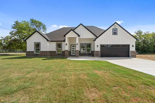 703 1/2 N Elm Street,  Kemp,  TX 75143