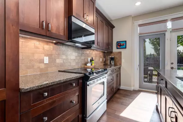 Calgary, AB T3M 0S3,35 Cranarch CIR SE
