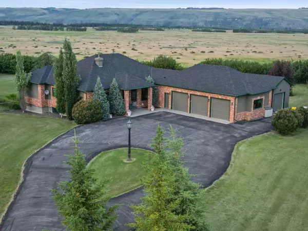 220 Country Lane DR, Rural Rocky View County, AB T3Z 1J4