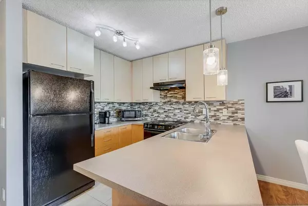 Calgary, AB T3E 7M7,5115 Richard RD Southwest #308