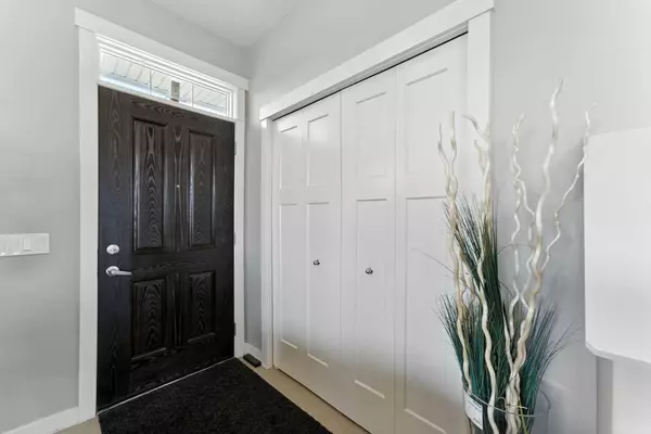 Calgary, AB T3P 0R8,501 Evanston MNR NW