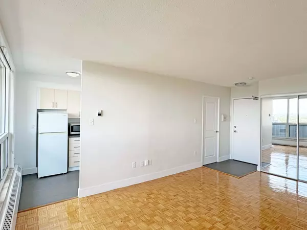 Toronto C01, ON M5S 2H8,666 Spadina AVE #2312