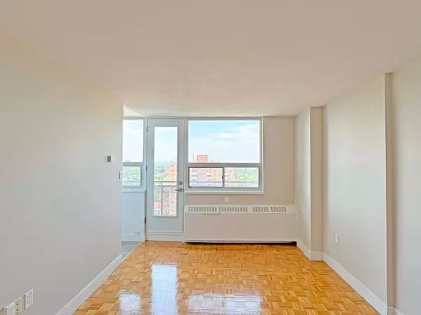 Toronto C03, ON M5P 3L3,1500 Bathurst ST #1401