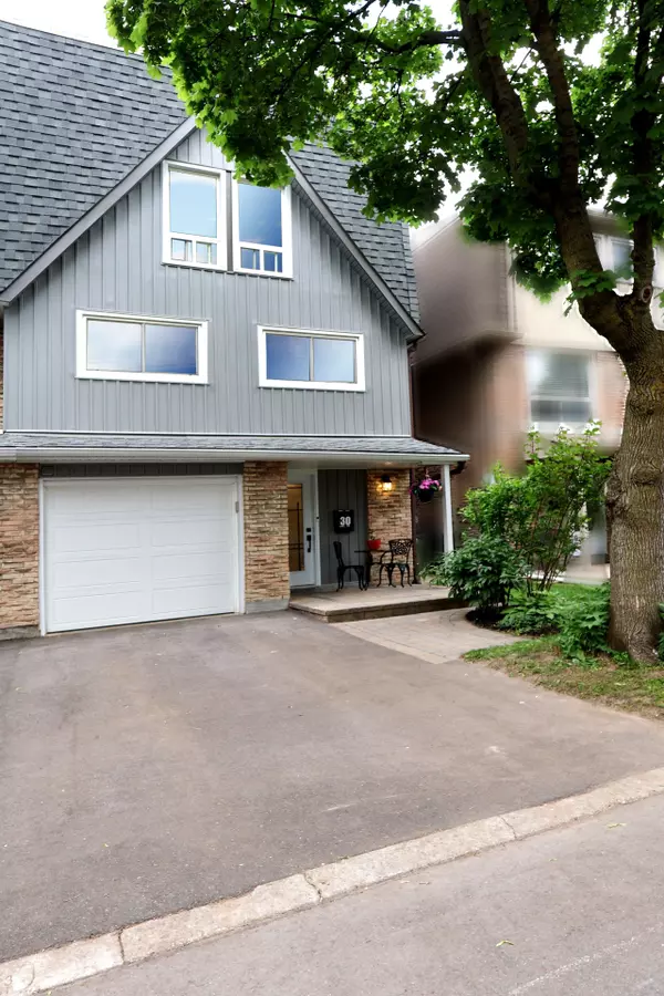 30 Clematis RD,  Toronto C15,  ON M2J 4Z2