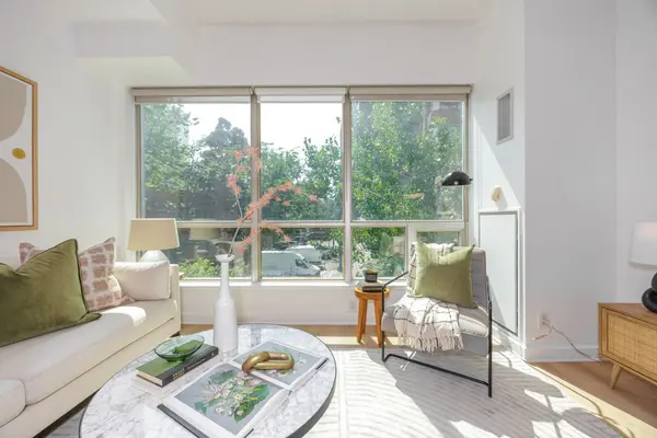 Toronto C01, ON M5V 3W9,350 Wellington ST W #219