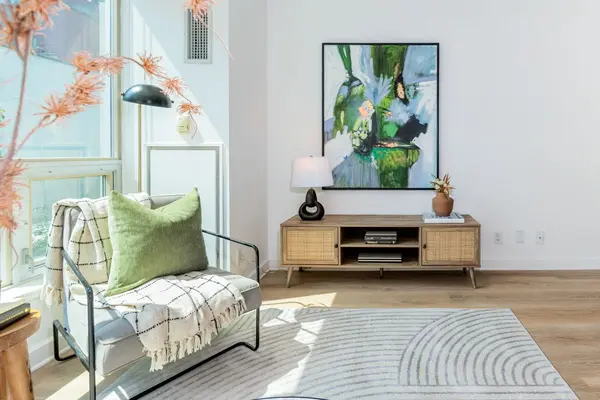 Toronto C01, ON M5V 3W9,350 Wellington ST W #219