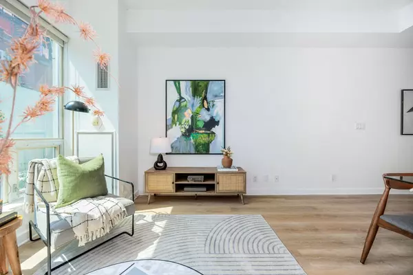 Toronto C01, ON M5V 3W9,350 Wellington ST W #219