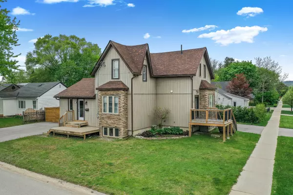 218 Fifth ST #A&B, Collingwood, ON L9Y 1X6
