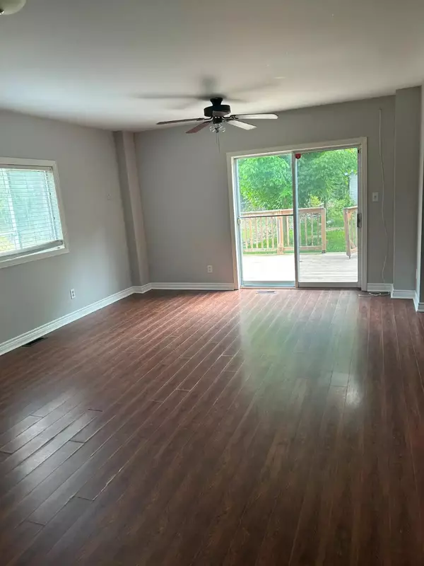Wasaga Beach, ON L9Z 2B5,74 37th ST N