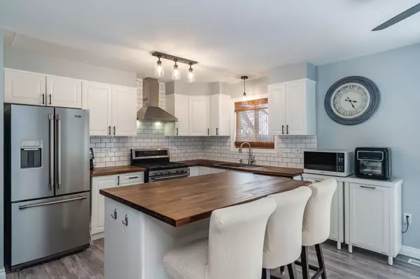 Penetanguishene, ON L9M 1A9,10 Clarence AVE